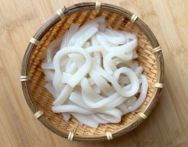 Udon fatti in casa con farina di riso e fecola di tapioca (senza glutine)